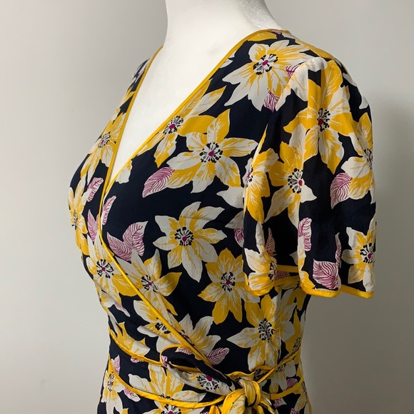 Cinq á Sept Navy Floral Silk Wrap Dress - Picture 6 of 9